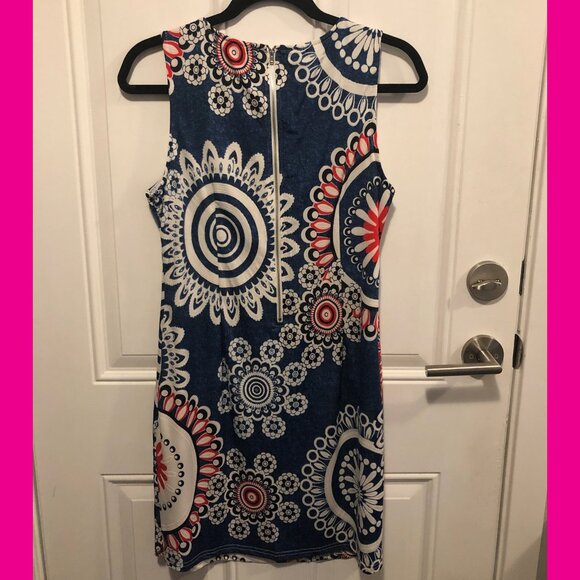 Papillon Spring/Summer Women's Dress - Picture 2 of 2